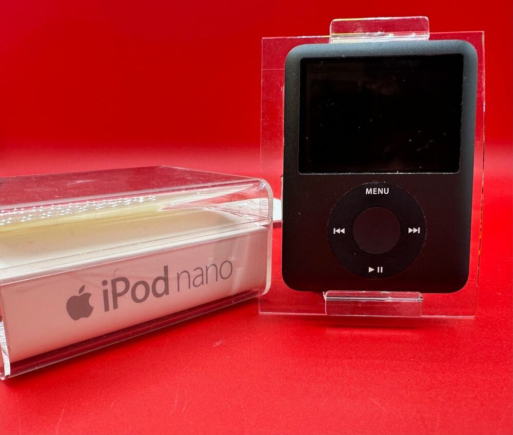 Apple iPod Nano 3rd Generation Black 8GB (Model A1236) - Tested & Works